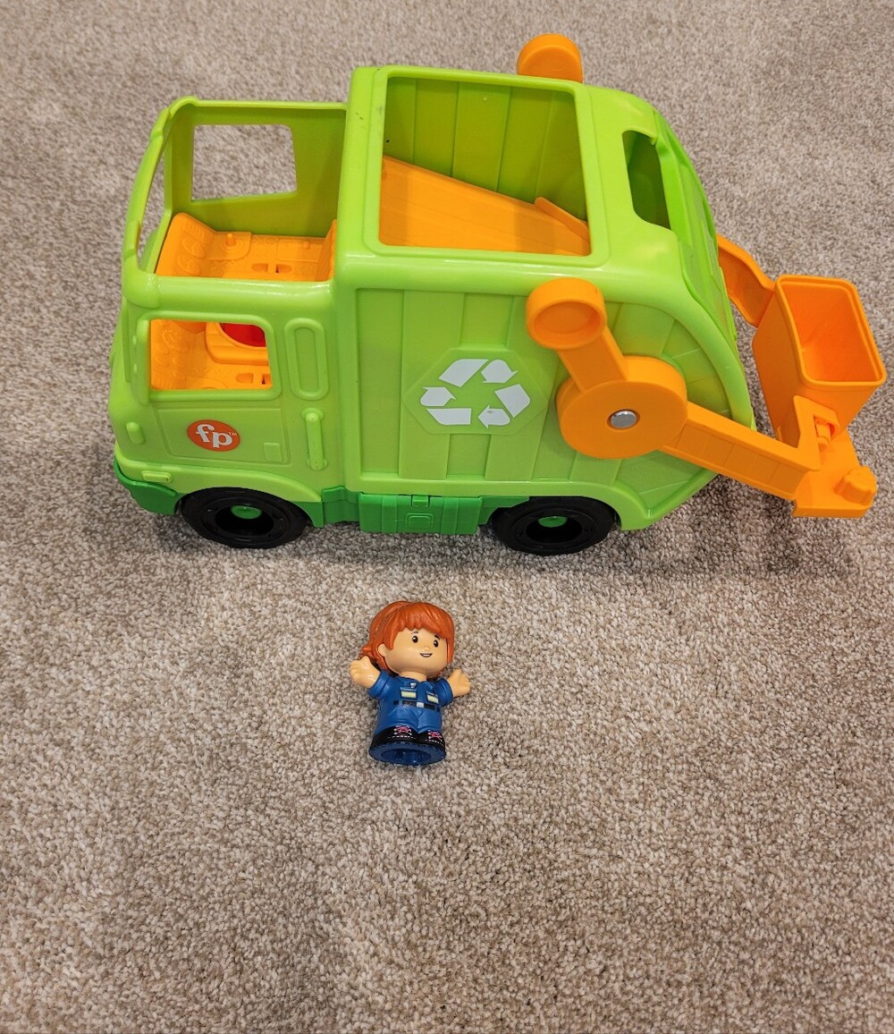 Fisher Price Little People Garbage Can And Lady